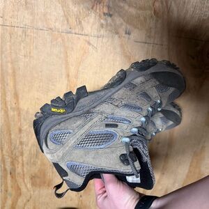 Merrill Women’s Moab II hikers